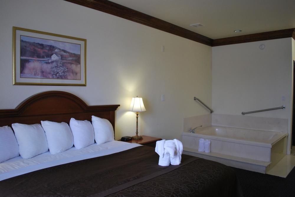 Best Western Fort Worth Inn And Suites Bagian luar foto