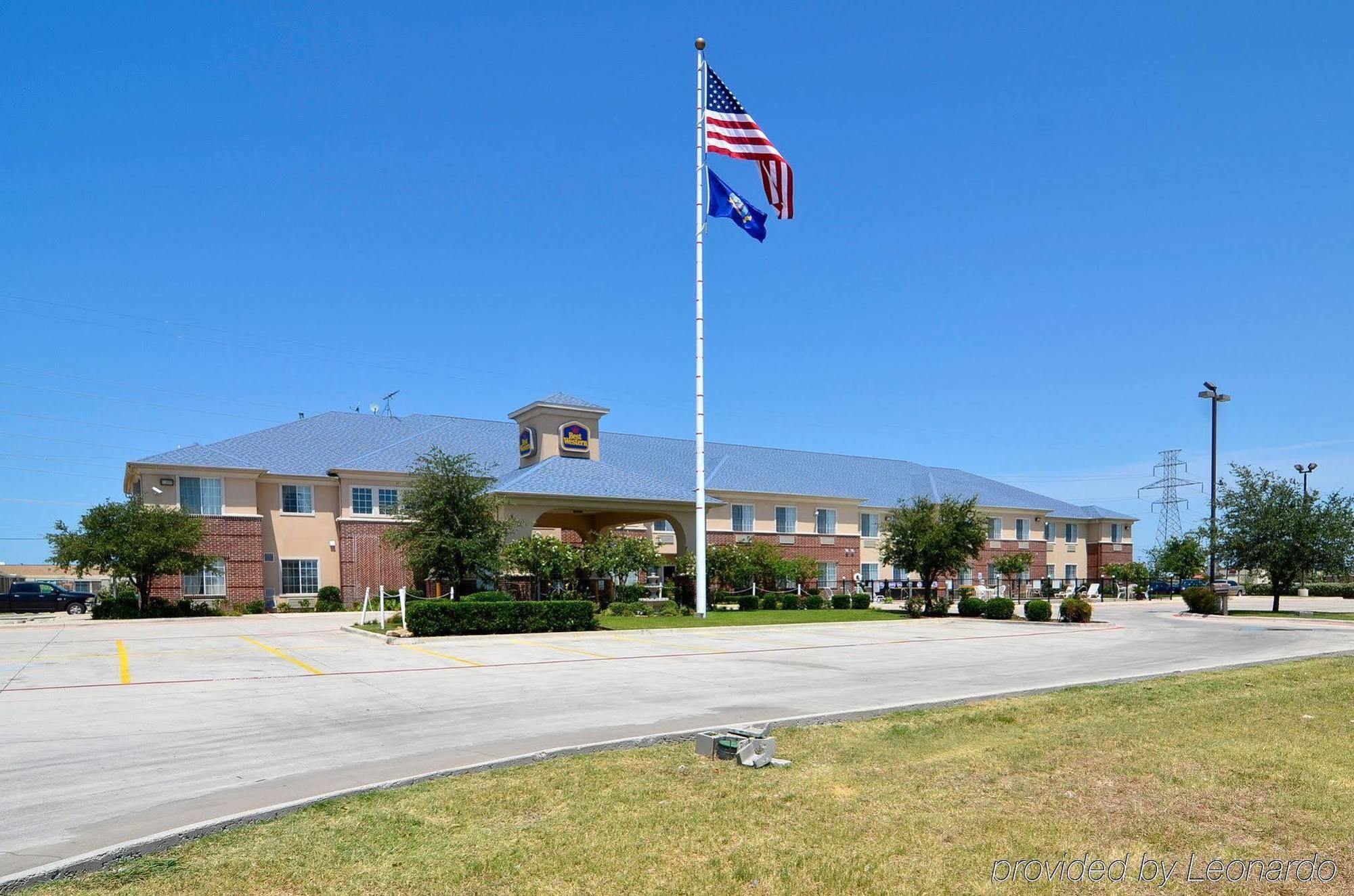 Best Western Fort Worth Inn And Suites Bagian luar foto